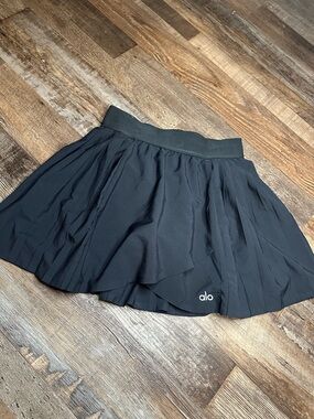 Alo Yoga Women’s Black Pleated Skort